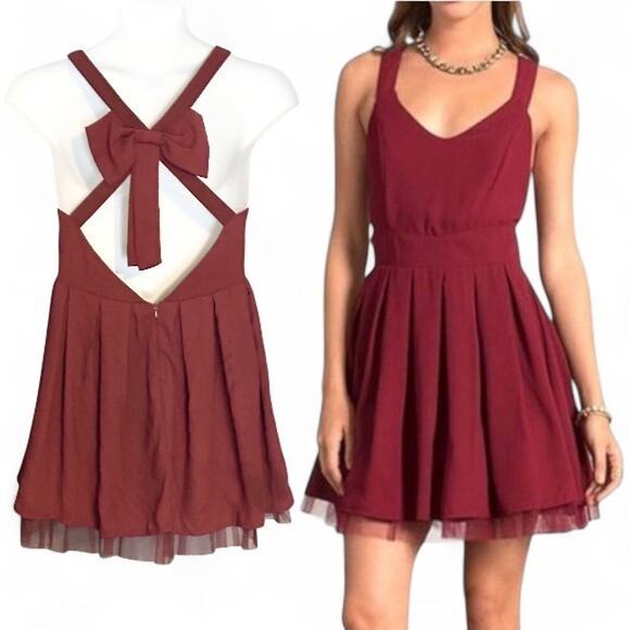 Sans Souci Crimson Red Fit & Flare Mini Dress Large Back Bow Holiday Party NWT - Picture 2 of 10